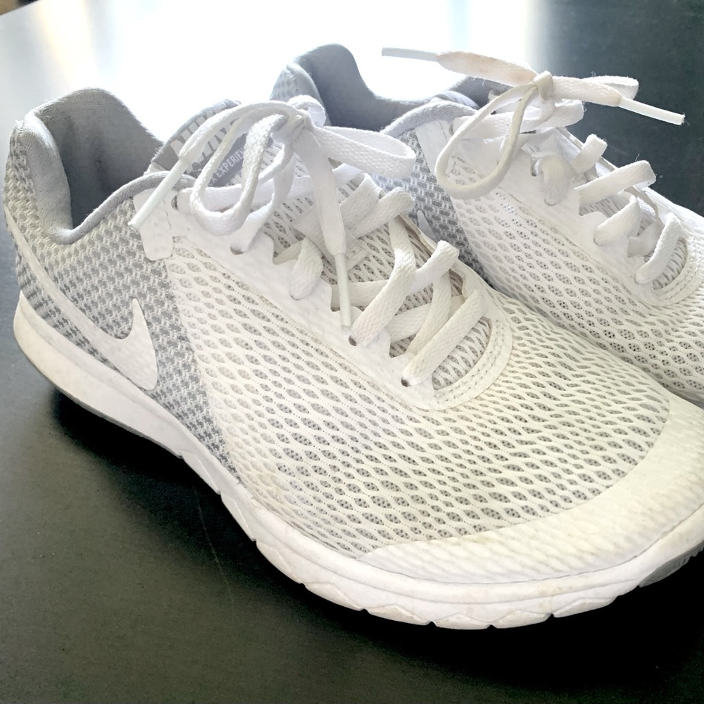Nike Tennis Shoes